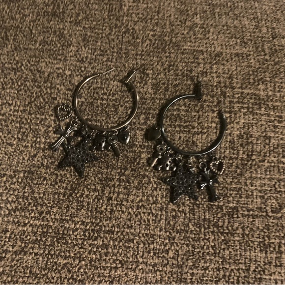 black hoop earrings with charms: skull, cross, key, hearts - Picture 3 of 3